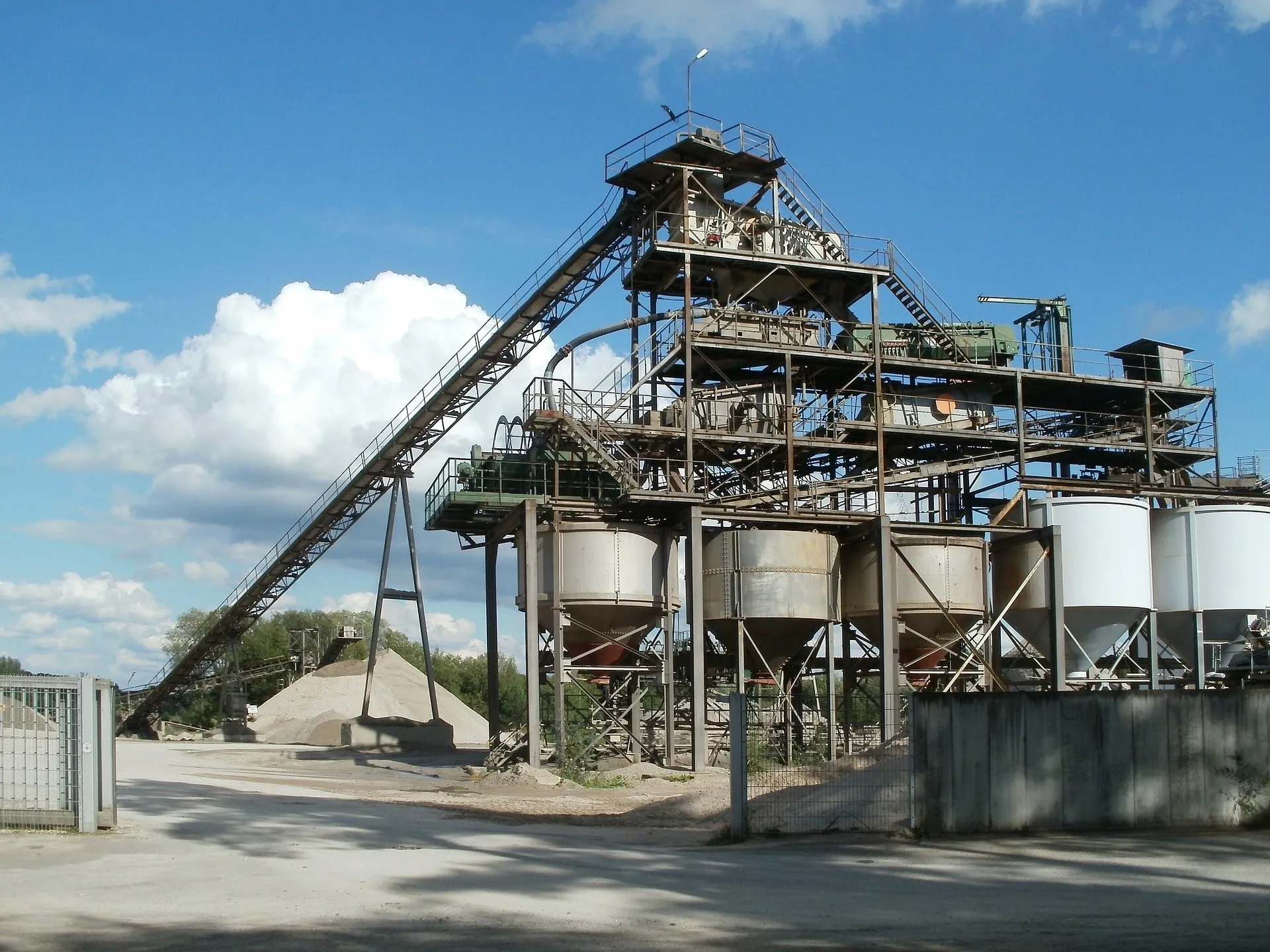 Pit conveyor, Southern Ontario